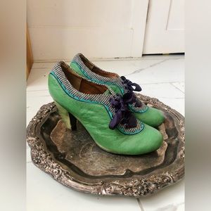 Poetic License Vintage Style Heels